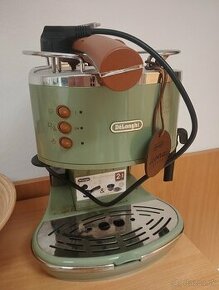 Pákový kávovar Delonghi