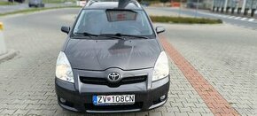 Toyota Corolla Verso 2.2 D-4D (7-miestne) - 1