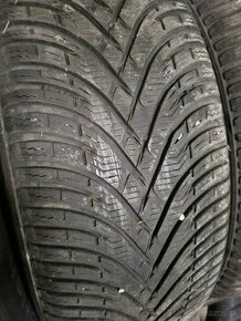 Predam zimne pneu 215/55 R17