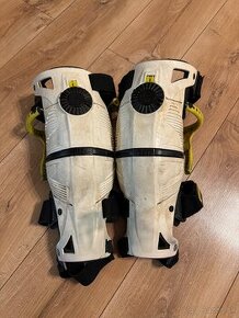 Mobius X8 Knee Braces