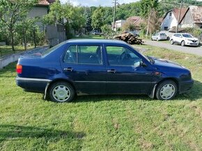 Volkswagen Vento 1.8 55kW benzín - 1