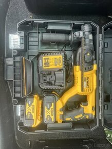 DeWalt kombinované kladivo DCH133M1