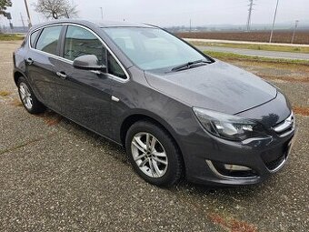 Predám zachovalý Opel Astra 1,4 Turbo benzím-6 rýchlostný