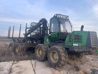 John Deere 1210e s navijákem