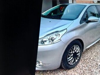 Peugeot 208 1.2 PureTech 60kW M5 - 1