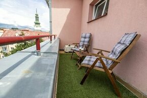 REZERVOVANÉ: Garsónka na námestí s luxusnou terasou, Zvolen 