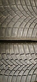 Predám 2ks pekné zimné 235/40r19-96V Bridgestone - 1