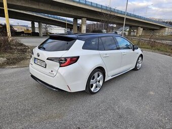 Toyota corolla  kombi GR hybrid