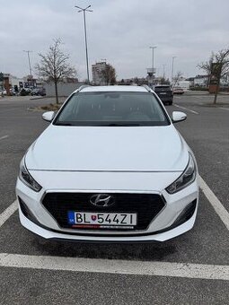 Hyundai i30 kombi 1.4/103kw - 32 tisíc km