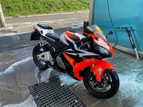 Honda CBR 600 RR - 1