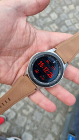 Samsung Galaxy Watch 46mm - zachovalé, s nabkou - 1