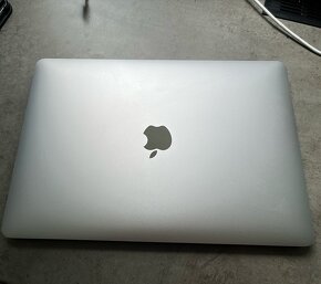 MacBook Pro 13" 2020, 16gb RAM, 256gb SSD, touchBar - 1