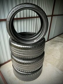 MICHELIN PILOT SPORT 4S 235/35 ZR19