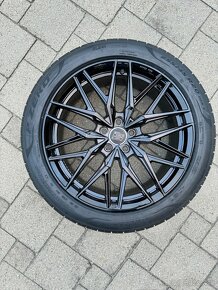 5x114,3 R20 8,5Jx20 Et 45 spolu s pneu 255/45 R20 105V