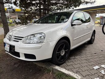 Vw golf 5 benzín 139 tisíc km 3 dvere