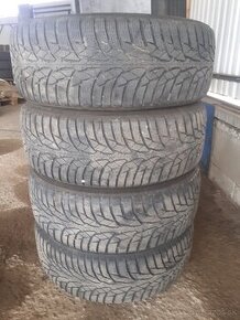 215/60  r16  Nokian zimne pneu.