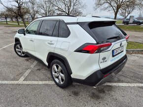 Predám Toyota RAV 4 Exkluzív