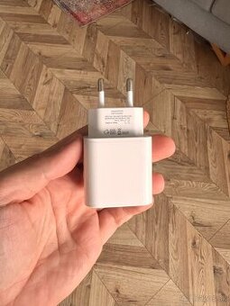 20W adaptér / nabíjačka na iPhone