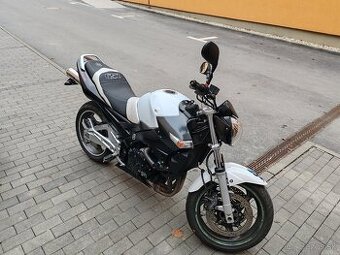 Suzuki gsr 600