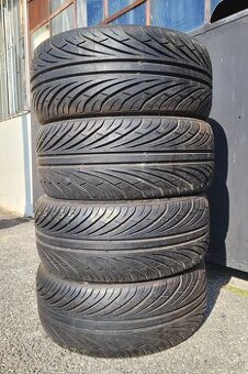 225/35 R18 Falken