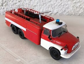 Tatra 148 CAS 32   1:43