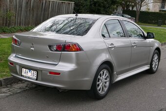 Mitsubishi Lancer sedan