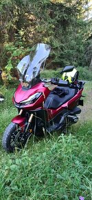 Honda ADV 350 + top box - 1