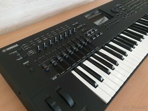 Yamaha motif XF6 - 1