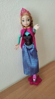 Frozen ľadové kráľovstvo Anna a Elsa korčuliarky. Barbie