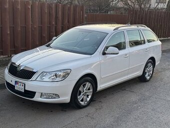 Škoda Octavia Combi 2.0TDI CR 4x4 DSG 2013 Elegance Swiss