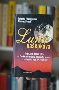 Luna našepkáva Johana Paunggerová Thomas Poppe