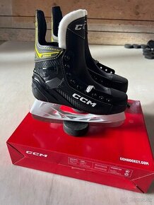 Predám korčule CCM Supertacks 9355 JR nové ‼️