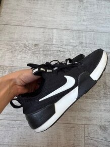 Nike tenisky