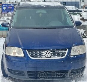 VW Touran 1.6 FSI na opravu