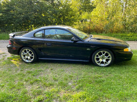 Ford Mustang GT - 5.0 - V8