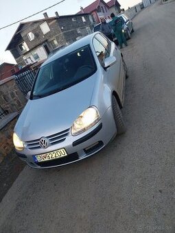 Predam volkswagen golf 5