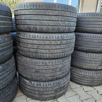 245/45 r19 Semperit