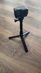 Insta360 Ace Pro so stativom