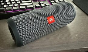 JBL flip essential 2