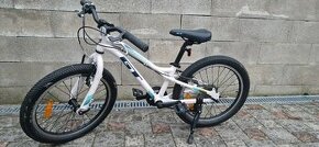 Detský bicykel Bicykel GT Stomper 20” ACE WHT 2022 20"