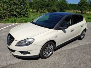 Lancia Delta 1.4 Tjet 88kw benzín, r.v 2009 - 1