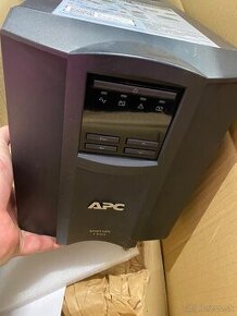 záložný zdroj APC Smart-UPS C 1500VA LCD LAN