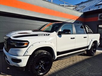 DODGE RAM 1500 5,7 HEMI 2022 SPORT 19 000 km