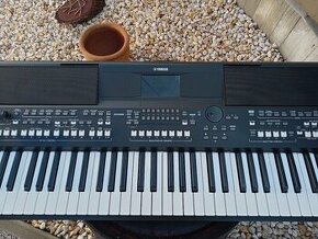 YAMAHA  PSR-SX600