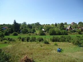 Slnečný široký pozemok Levice, časť Dolný Urban