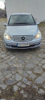 Mercedes B200