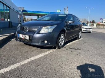 Tojota avensis 2.2