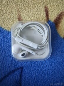 Apple earpods