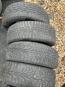 185/60 R15 Nokian zimne pneu sada