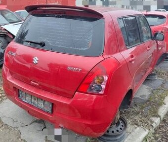 Suzuki Swift 1.5 2008 predám PIATE DVERE, MOTOR M15A, ZADNÝ